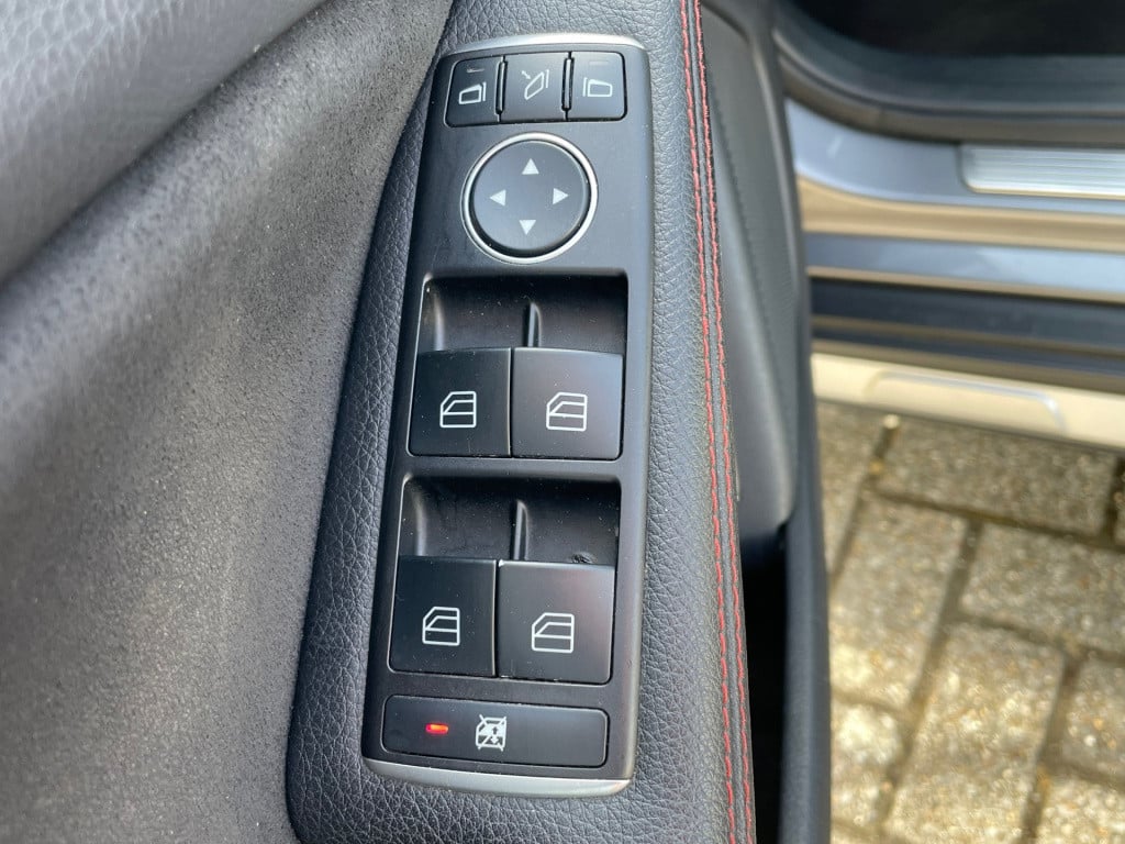 Mercedes-Benz Gla-klasse 180 prestige amg