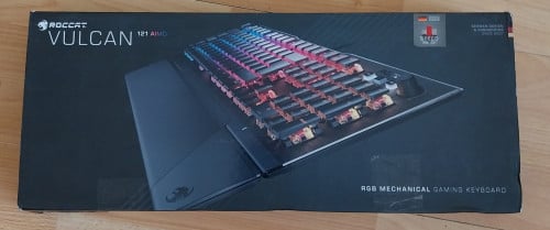 Roccat Vulkan 121 AIMO