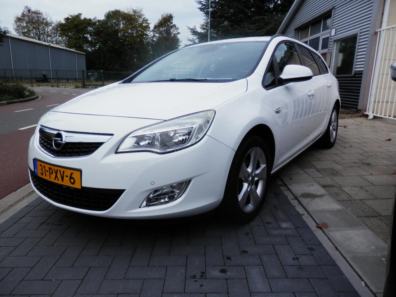 Auto Garant Biedt Aan: Opel Astra 1.4 SPORTS TOURER