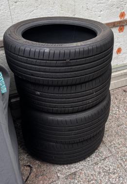 Te koop: set autobanden Hangkook 205 / 50 R 17