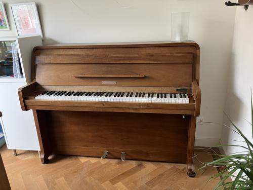Rippen piano te koop