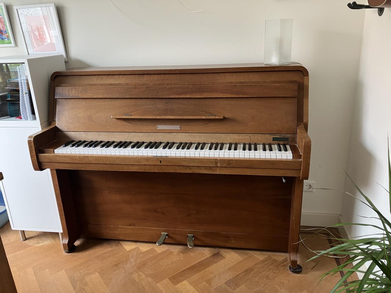 Rippen piano te koop