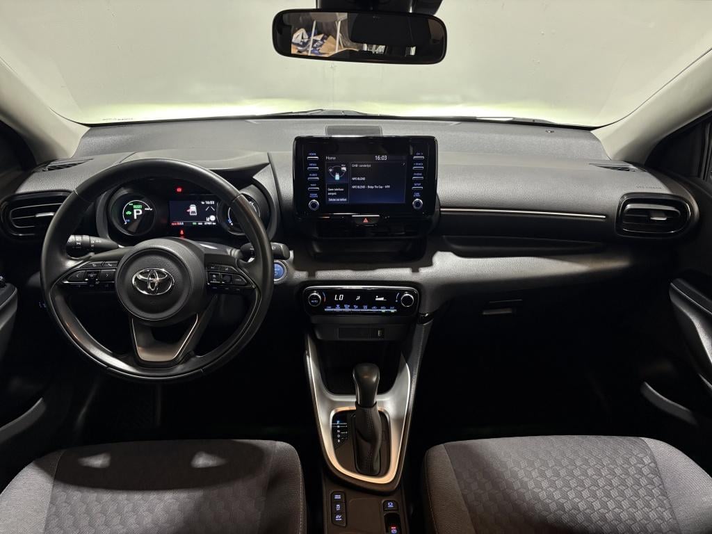 Toyota Yaris 1.5 hybrid dynamic | trekhaak |