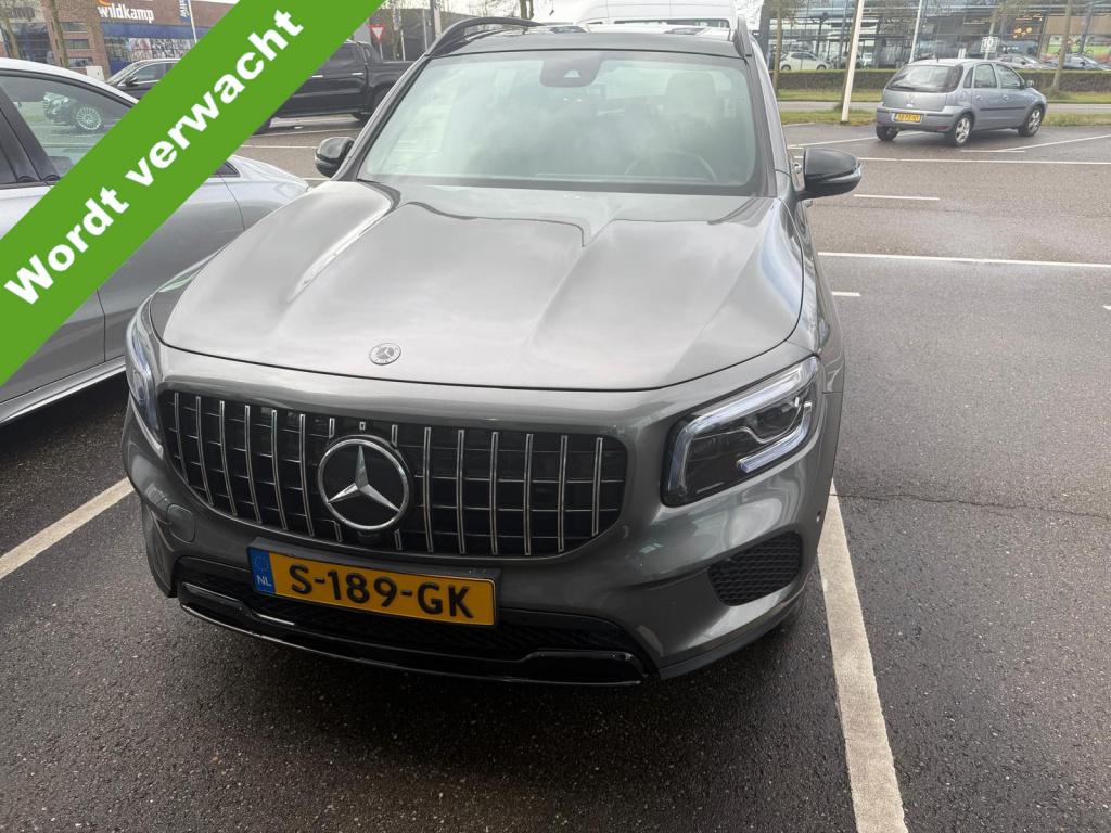 Mercedes-Benz Glb 200 premium i panorama dak i widescreen i stoelverwarming