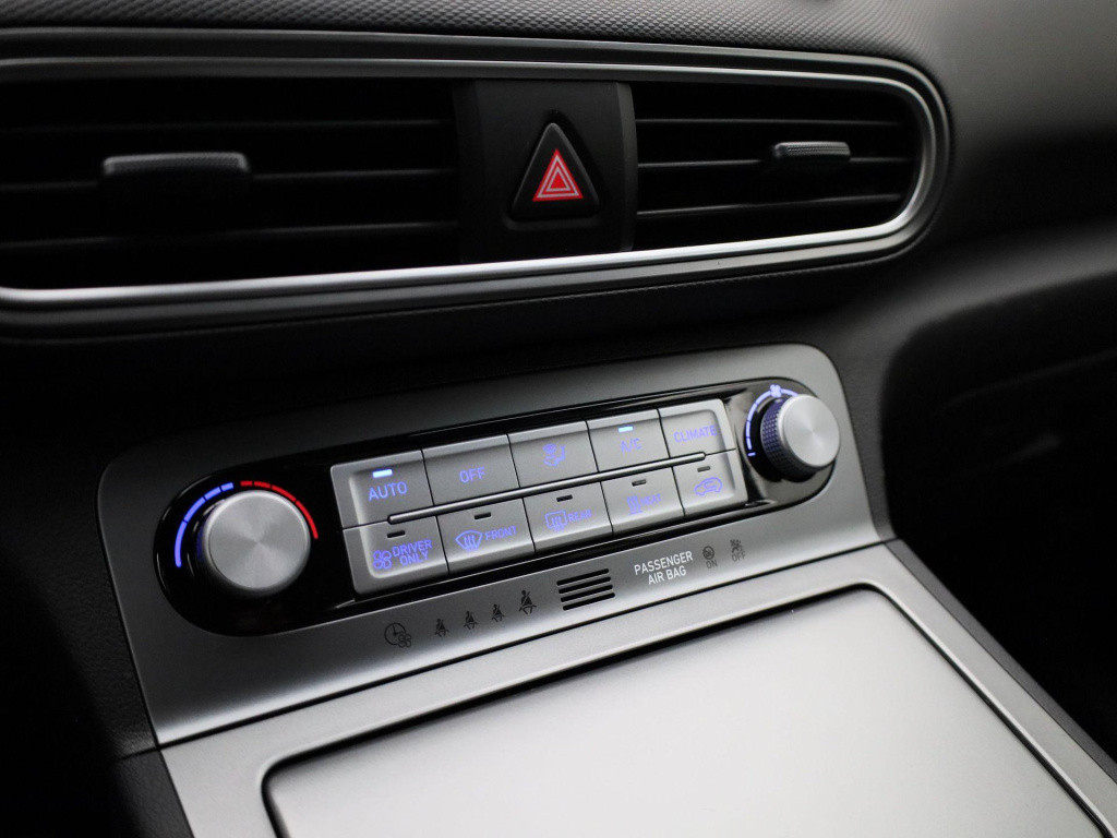 Hyundai Kona ev fashion 64 kwh | automaat | navigatie | heads-up display | 