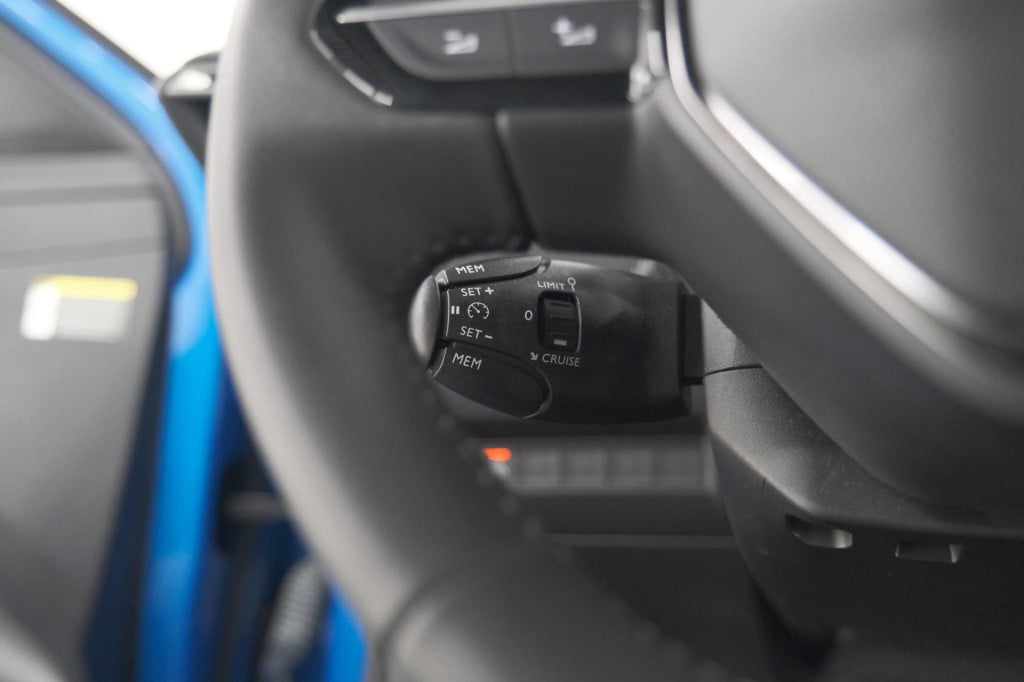 Peugeot 208 ev active 50 kwh | navigatie | apple carplay | climate control
