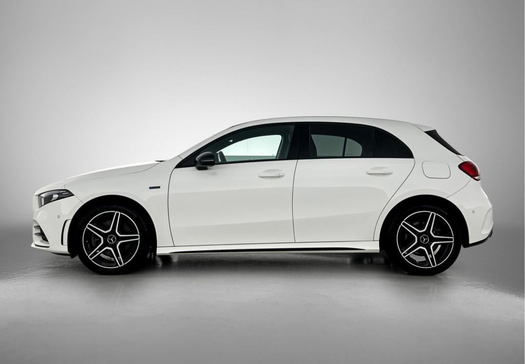 Mercedes-Benz A-Klasse 250 e plug in hybride | amg line | stoelverwarming |