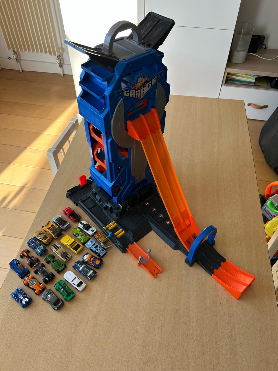 Hot Wheels grote garage inclusief auto's