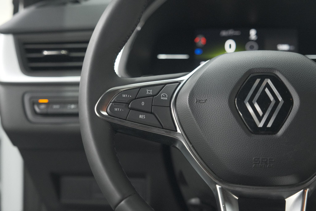 Renault Captur mild hybrid 160 evolution | camera | apple carplay | stoelve