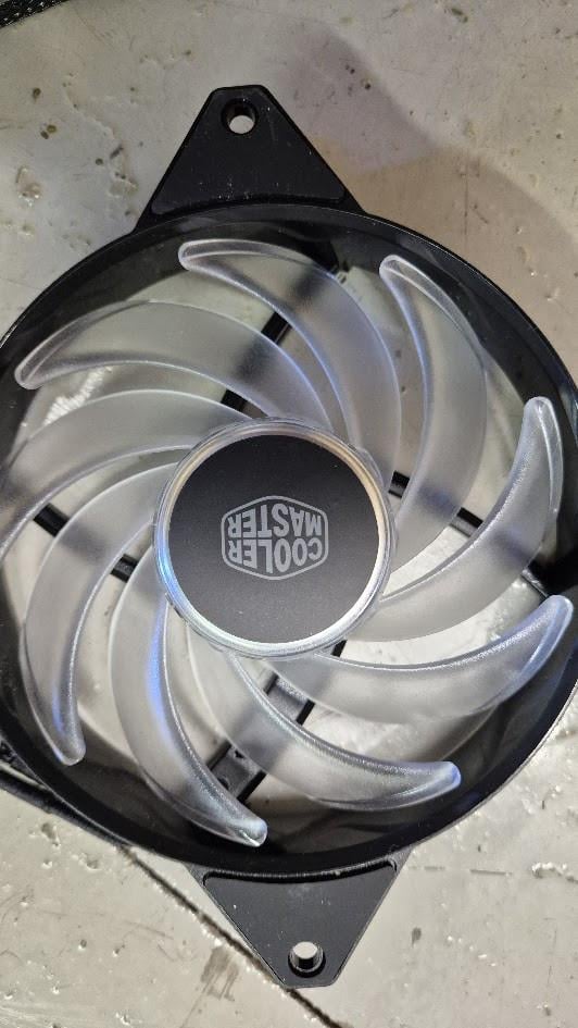 Diverse ventilatoren en koelers