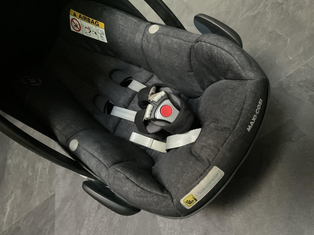 Maxi-Cosi. Pebble plus.