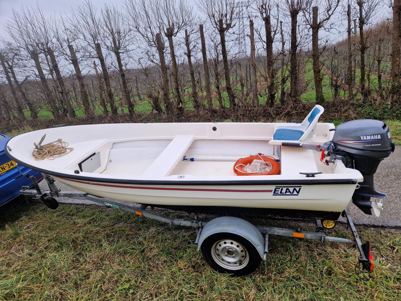 ELAN 401 met Yamaha 8 pk 4-takt en PEGA trailer. Compleet set € 2850,-