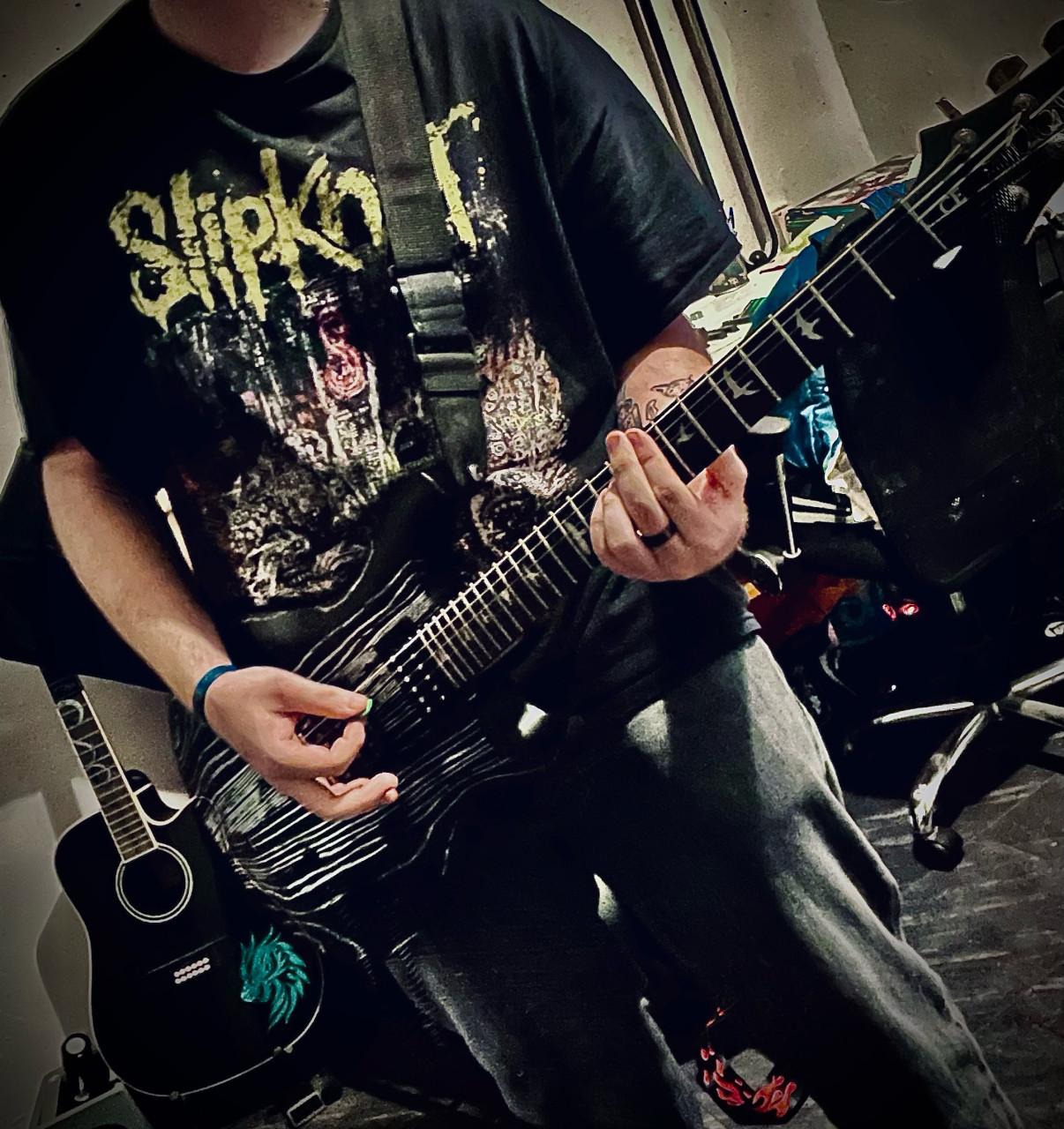 Gitarist zoekt NU-metal band!