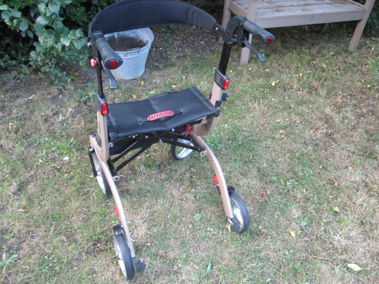 Te koop zeer moderne rollator (100% gelijk aan Travixx)