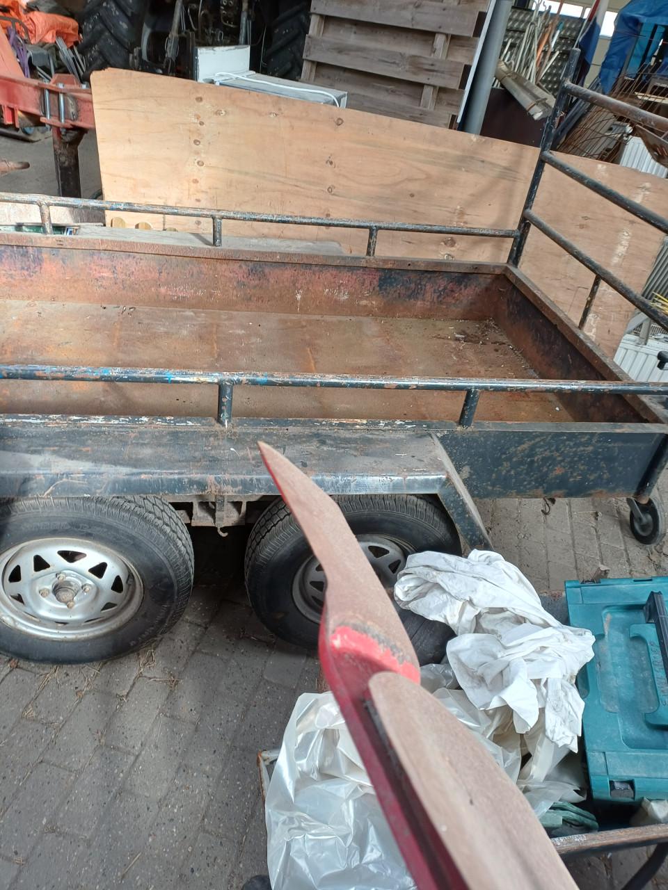 Te koop aangebode aanhangwagen
