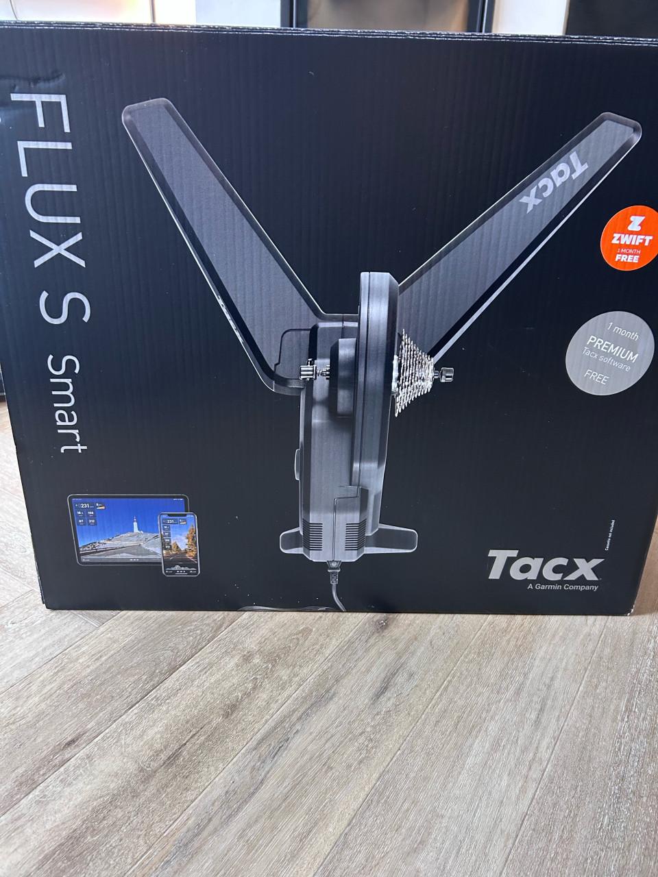 Complete indoor fietstraining set – Tacx Flux S + Wahoo KICKR HEADWIND