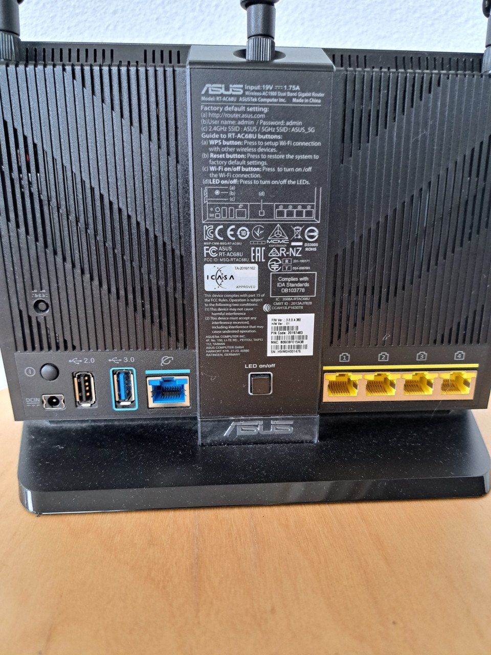 Asus RT-AC68U Dual-band Gigabit Router