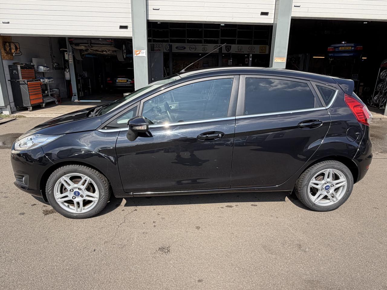 Ford Fiesta 1.0 EcoBoost Titanium Bouwjaar 2013 NAP ! ! !