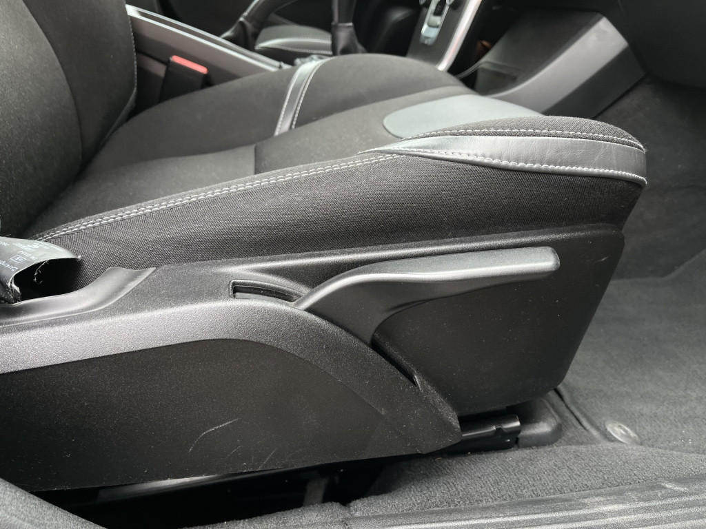 Volvo V40 2.0 t3 momentum | cruise | lmv 17'' | navi