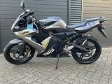 Een uniek wegracer model de yamaha tzr 50 weinig km geheel orginele staat