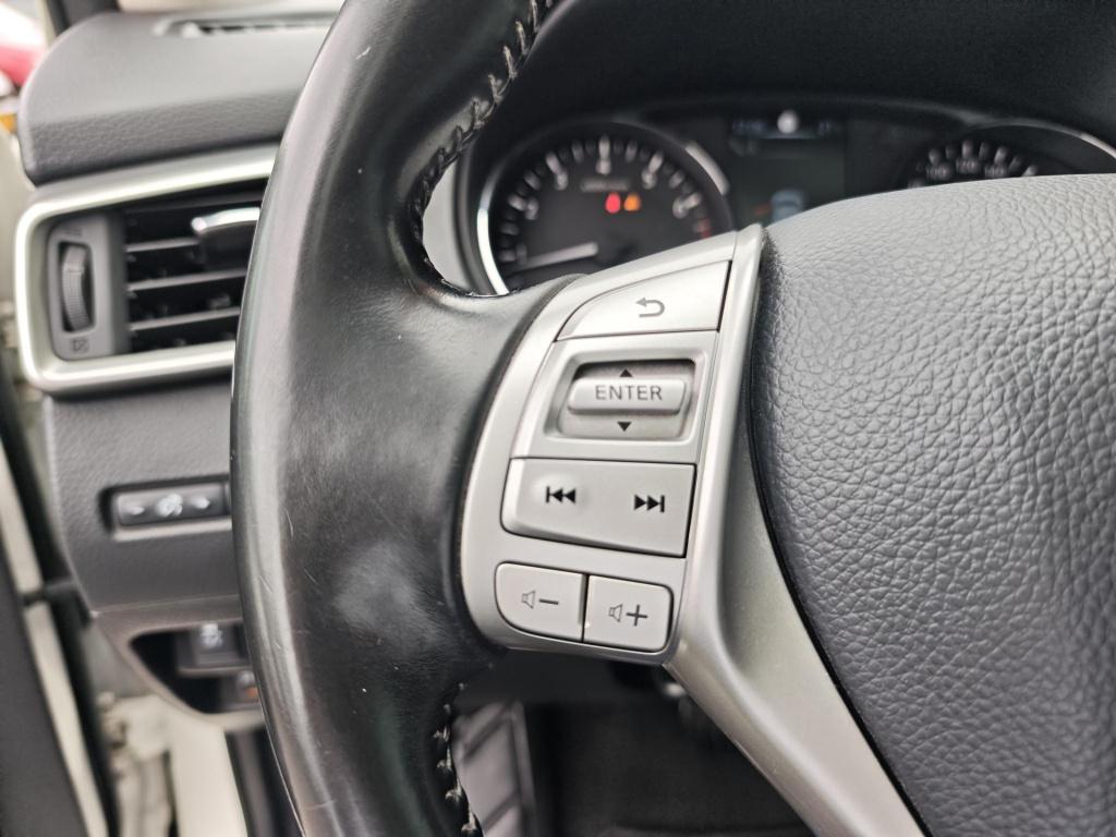 Nissan Qashqai 1.2 tekna automaat incl. trekhaak!