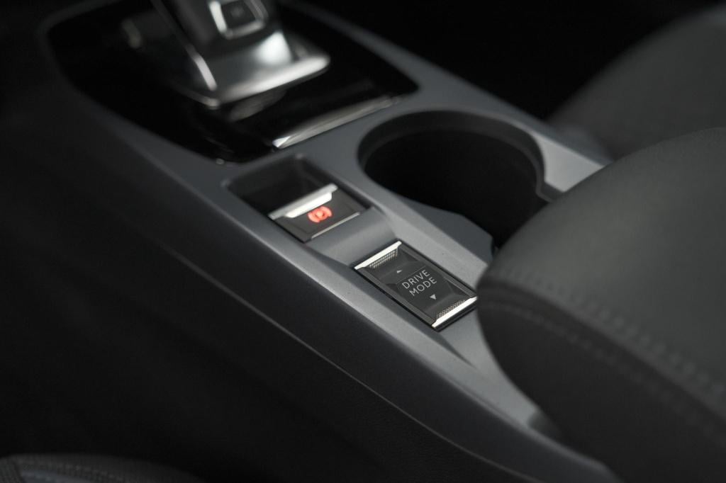 Peugeot 2008 puretech 130 eat8 allure | camera | navigatie | apple carplay 