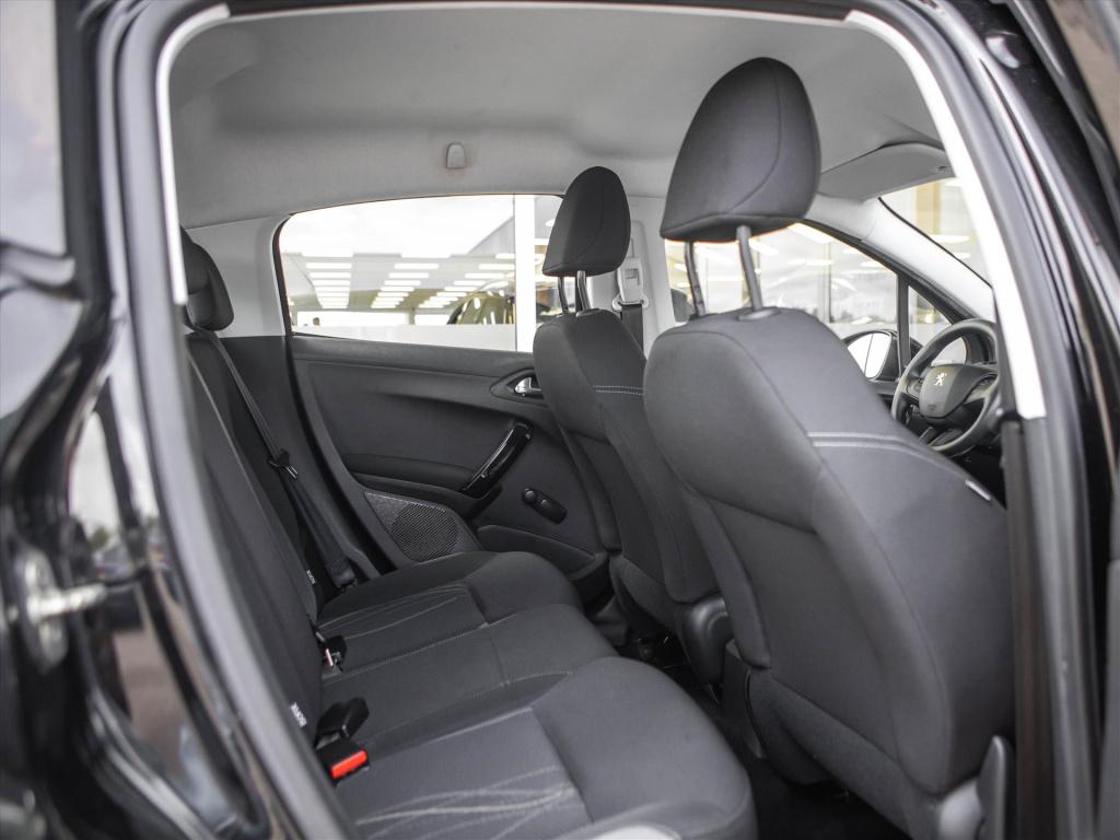 Peugeot 208 1.2 e-vti 82pk 5d envy automaat