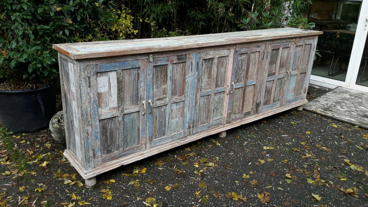 DIVERSE DRESSOIRS IBIZA STIJL