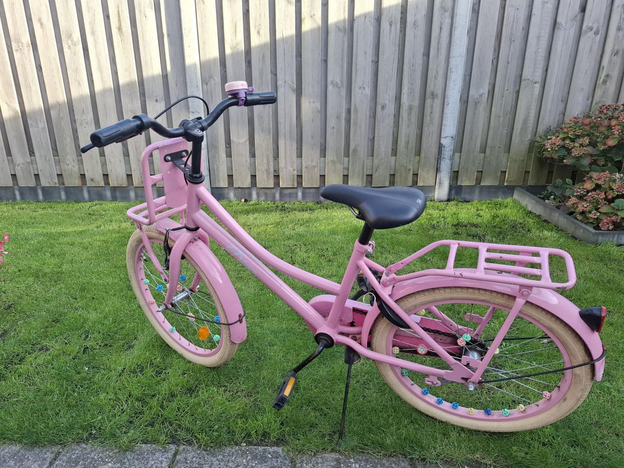 Roze meisjes fiets