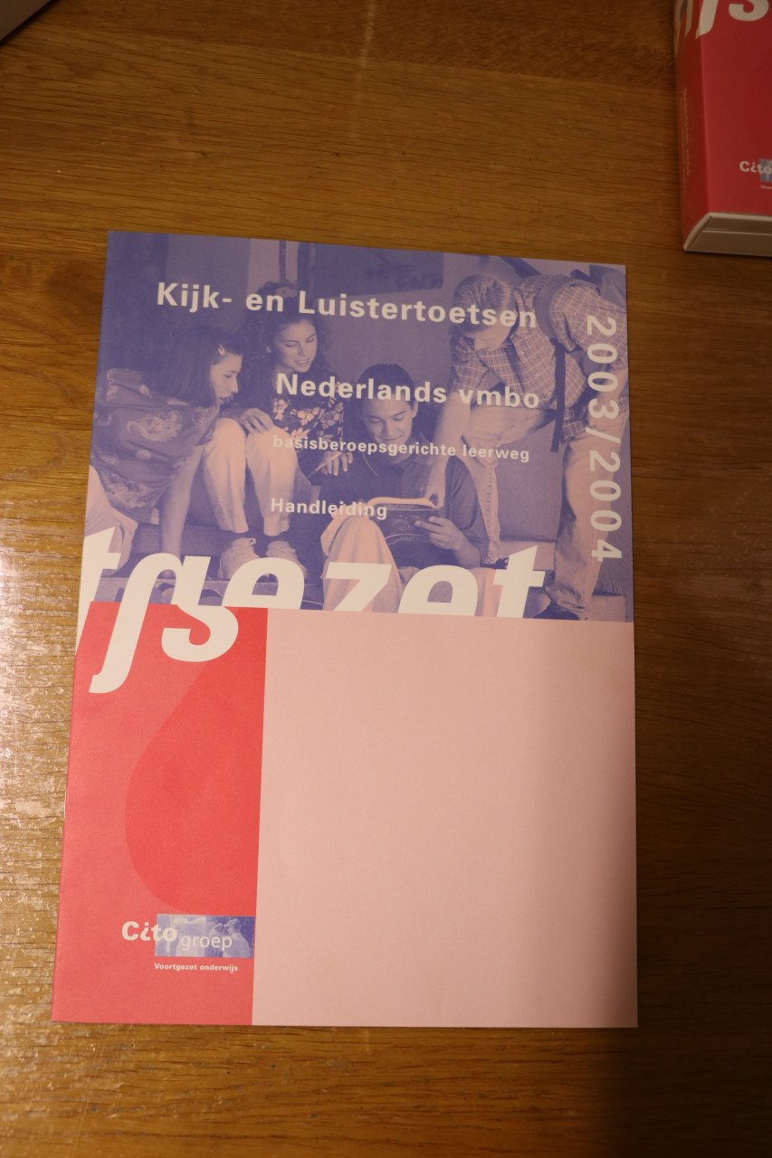Kijk- en luistertoets Nederland Basisberoepsgerichte leerweg 2003/2004