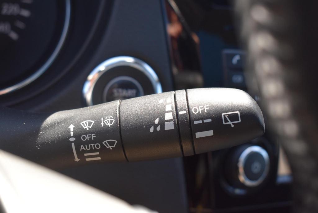 Nissan Qashqai 1.2 tekna | climate control | cruise control | trekhaak | st