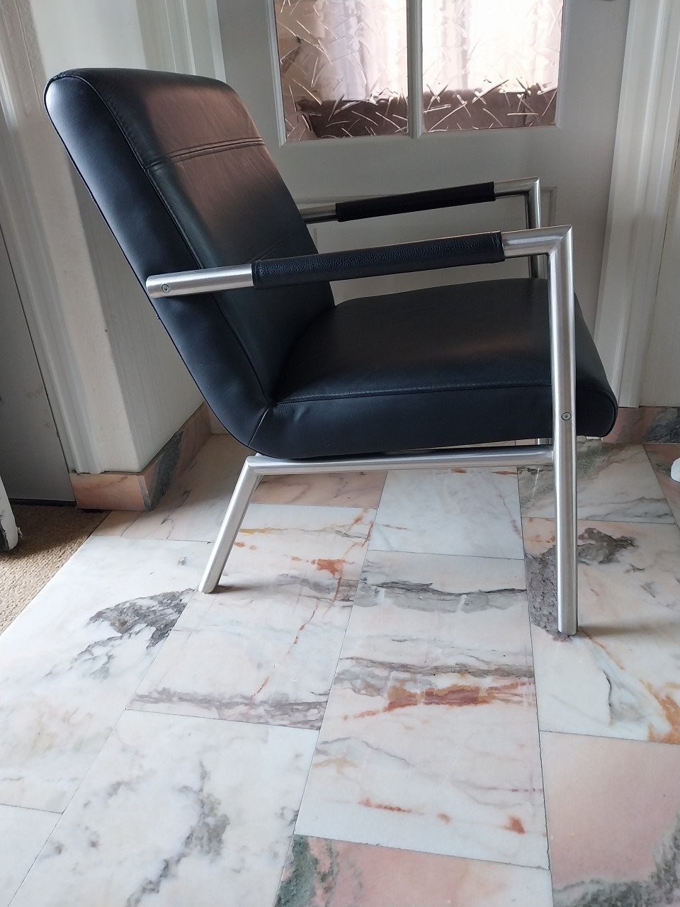 Fauteuil zwart met metaal