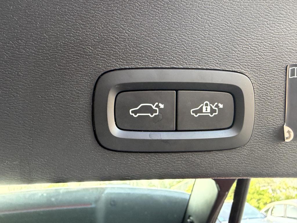Volvo XC40 1.5 t4 recharge inscription expression