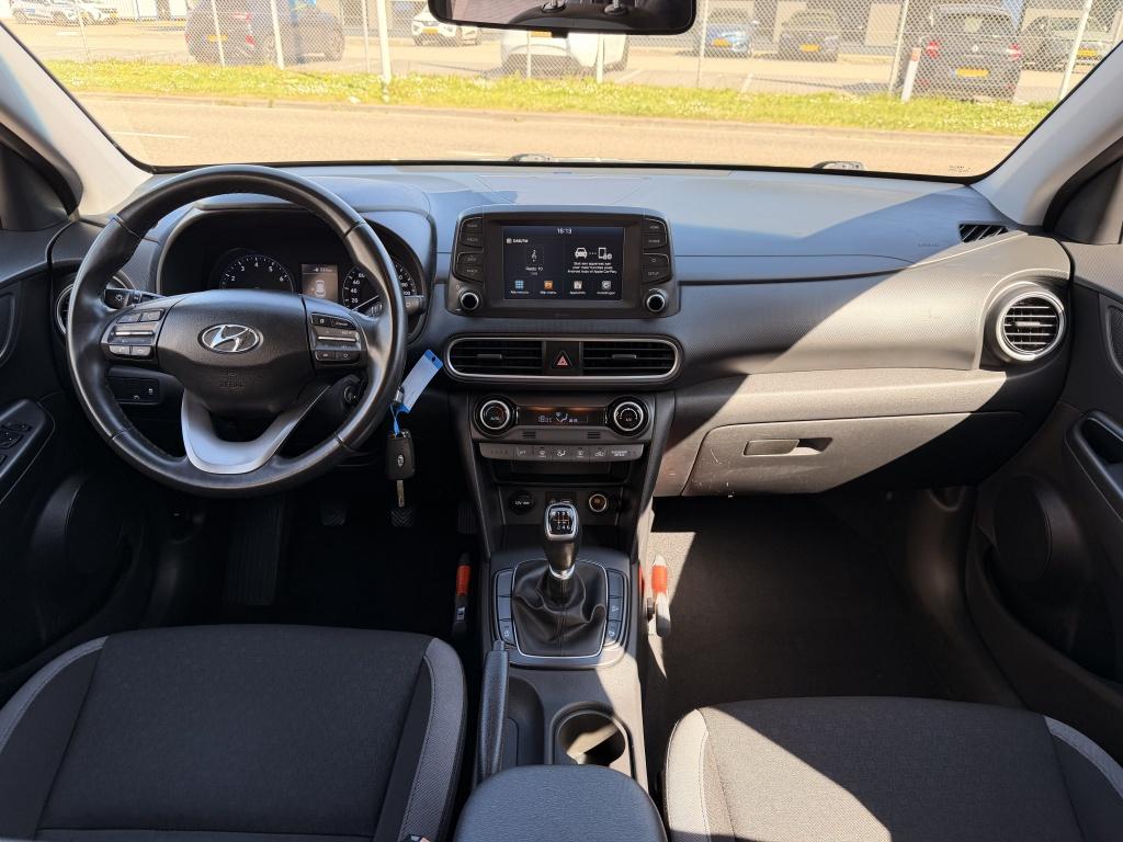 Hyundai Kona 1.0t comfort plus | apple carplay | trekhaak 1200kg! | camera 