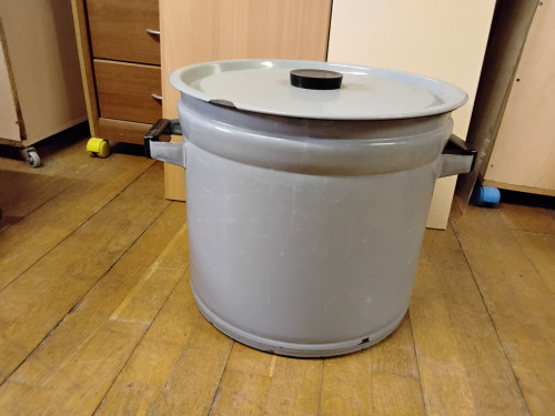 Pan met diameter40 cm 35 cm hoog