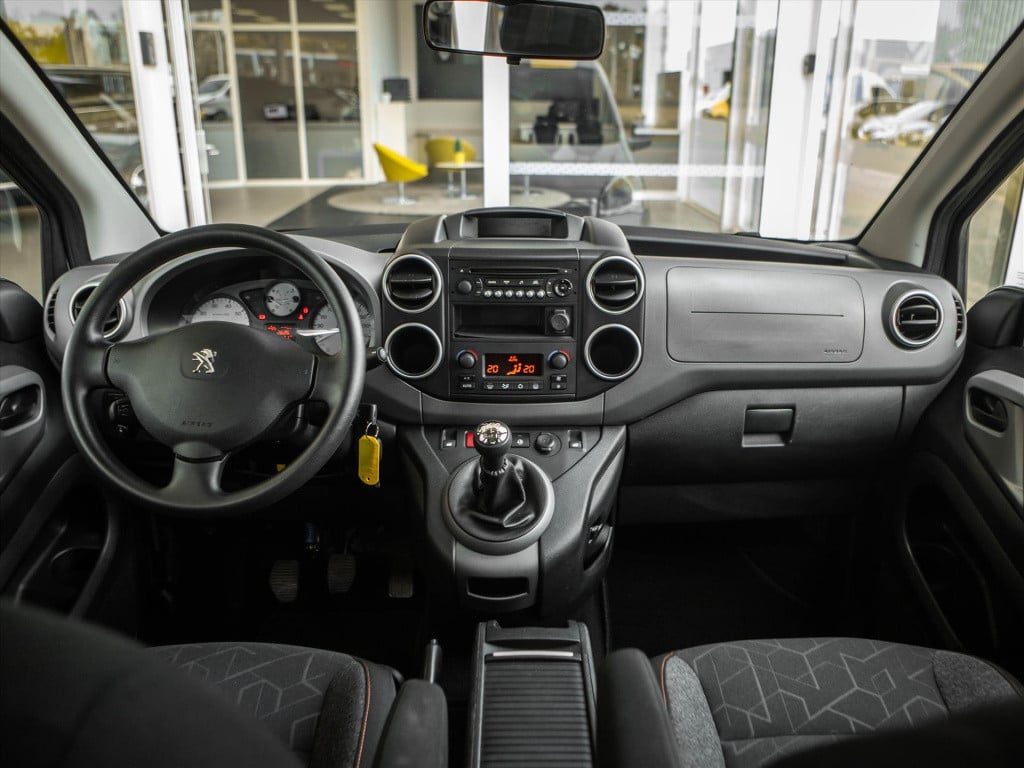 Peugeot Partner 1.2 puretech 110pk | airco | zonnepaneel | cruise control |