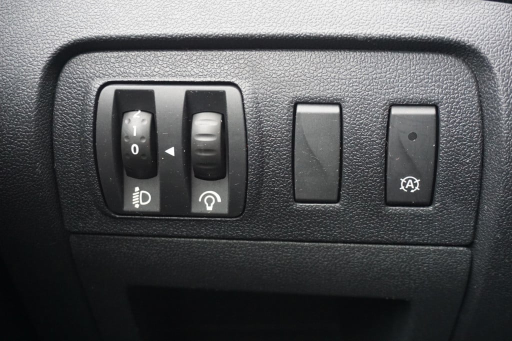 Renault Scenic xmod 1.2 tce bose climate / navi / cruise / stoelverw. / par