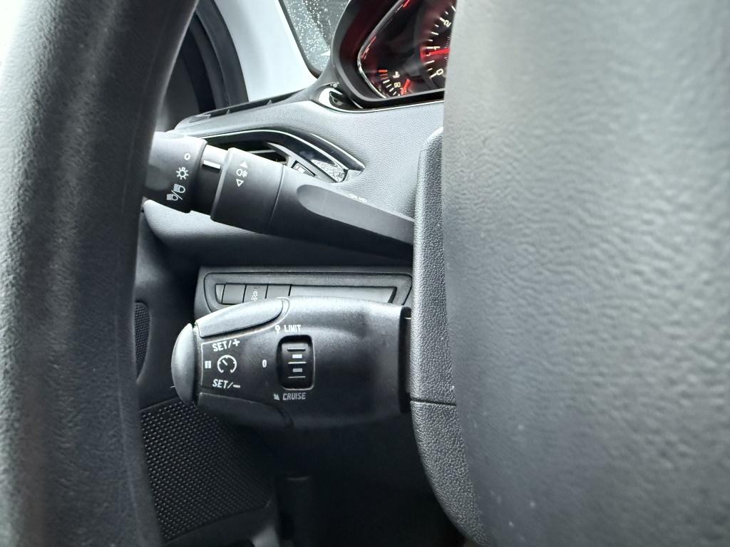 Peugeot 208 1.2 vti envy