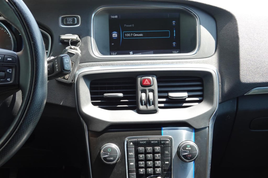 Volvo V40 1.6 t3 r-design