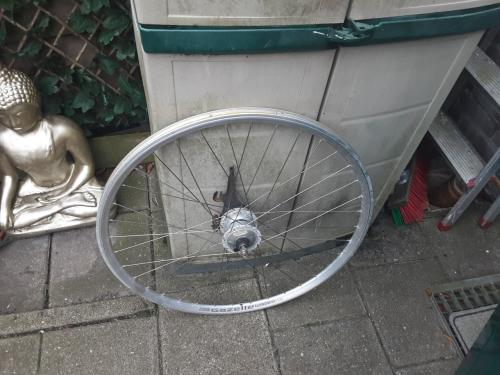 26 x 1,75 inch nexus voorwiel, naafdynamo, rollerbrake rem