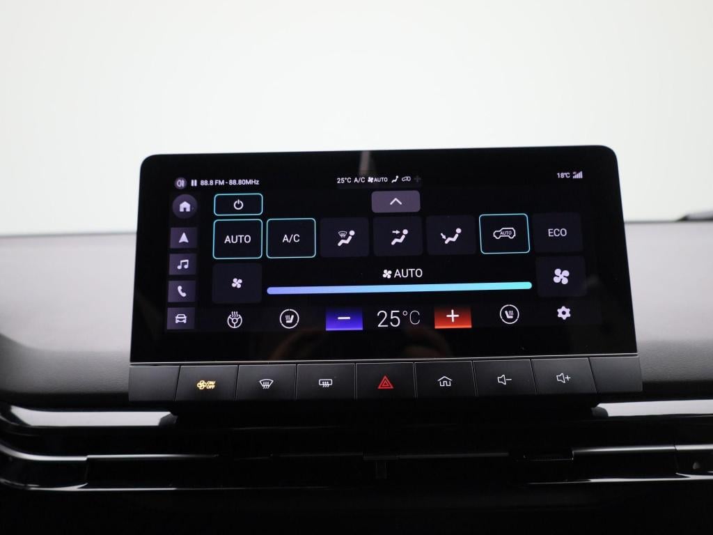 MG Mg4 64 kwh luxury | automaat | navigatie | climate control | apple carpl