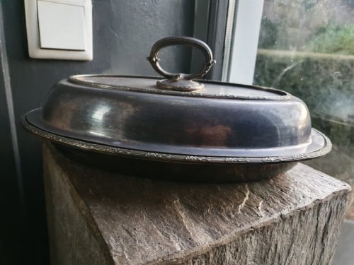 Prachtige antieke verzilverde Groente of vischotel gemerkt zie fotos...