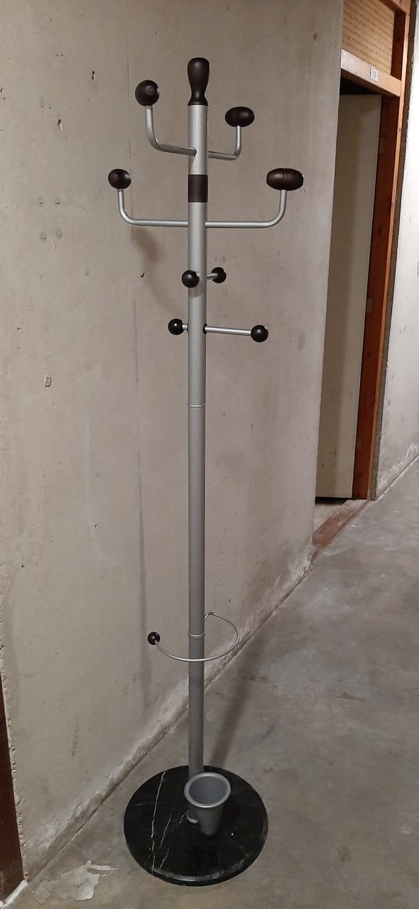 Moderne vrijstaande kapstok