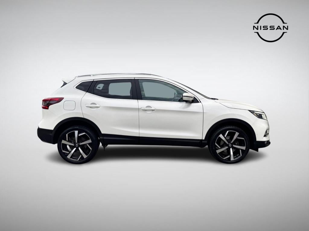 Nissan Qashqai 1.3 dig-t tekna automaat incl. trekhaak!