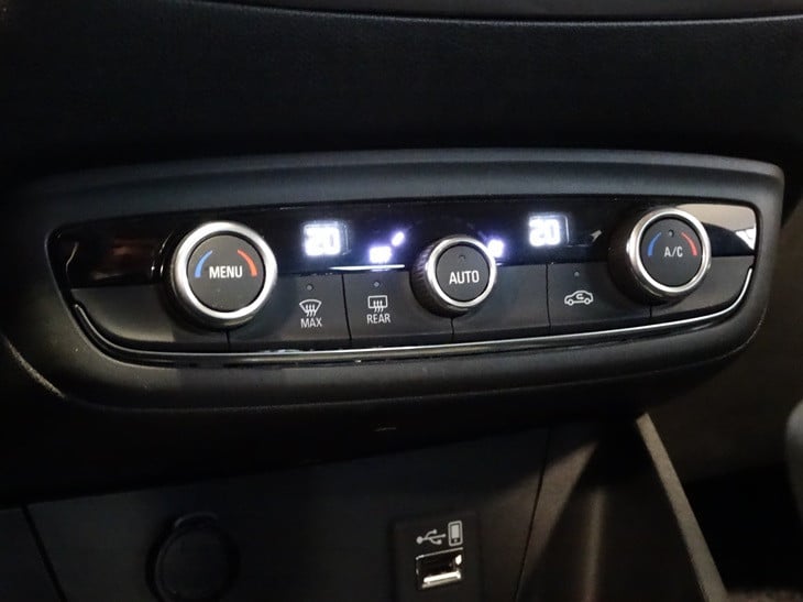 Opel Crossland X innovation 1.2 turbo 110pk automaat