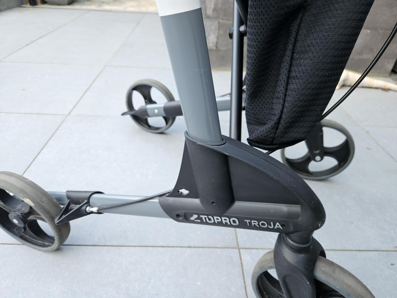 Zeer nette donkergrijze topro troja rollator lichtgewicht