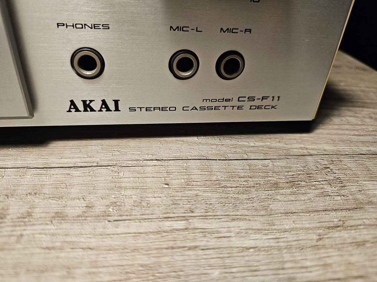 Mooi werkend vintage zilver AKAI CS F11 cassettedeck...