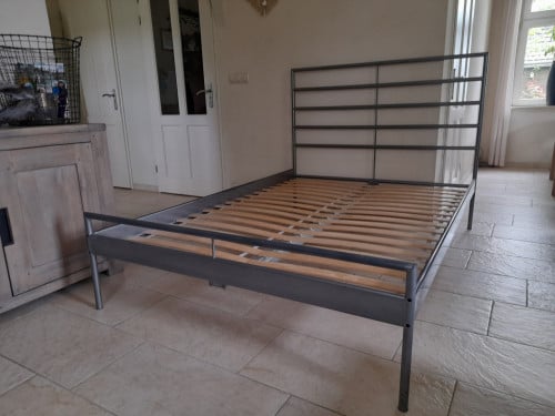 Metalen 2 persoons bed (140 x 200 )