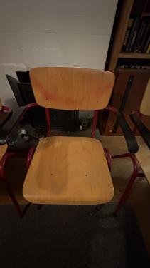 Opstapelbare stoelen kantine stoelen Schoolstoelen