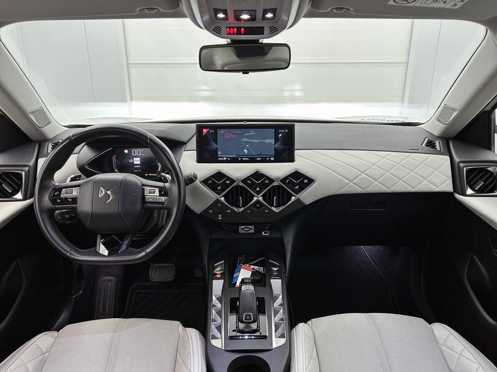 Ds Ds 3 crossback 130pk automaat rivoli | matrix led | navigatie | stoelver